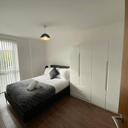 3 Bed Central Apartment *Free Parking On Site* แมนเชสเตอร์ ภายนอก รูปภาพ