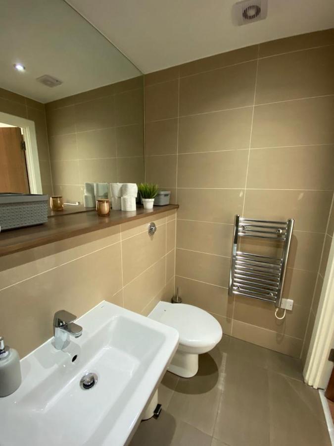3 Bed Central Apartment *Free Parking On Site* แมนเชสเตอร์ ภายนอก รูปภาพ