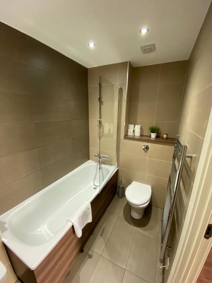 3 Bed Central Apartment *Free Parking On Site* แมนเชสเตอร์ ภายนอก รูปภาพ